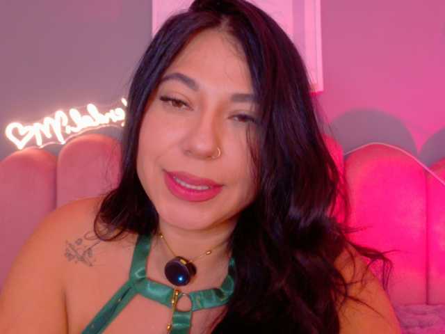 Kendalmiller live cam preview