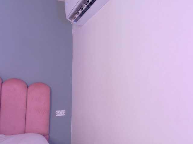 Kendalmiller live cam preview