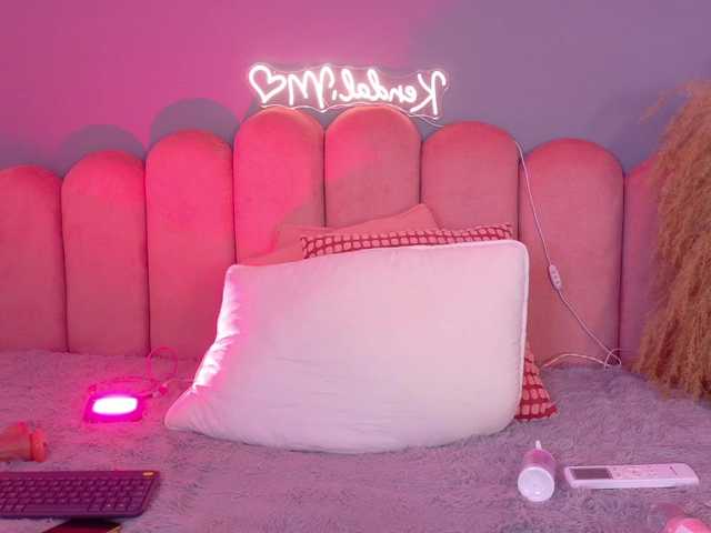 Kendalmiller live cam on BongaCams