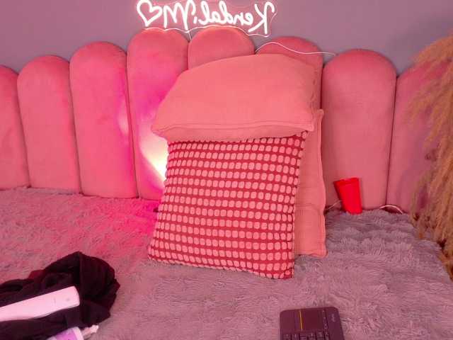Kendalmiller live cam on BongaCams