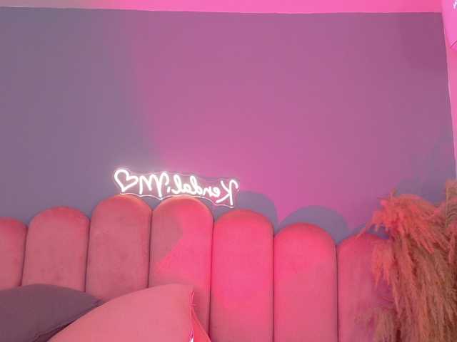 Kendalmiller live cam on BongaCams