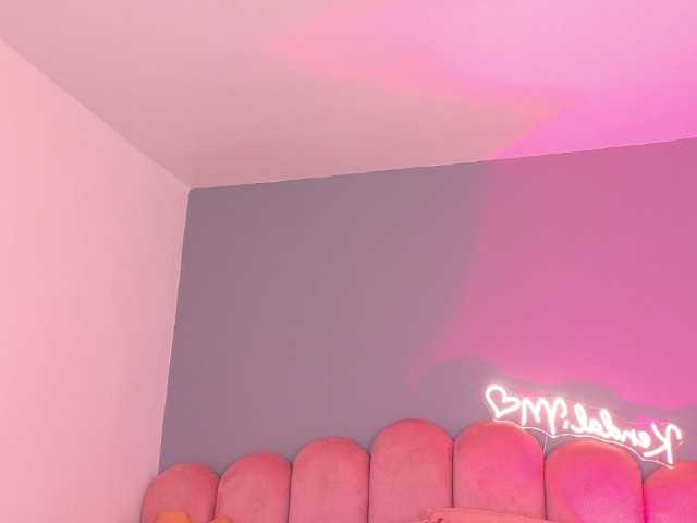 Kendalmiller live cam on BongaCams