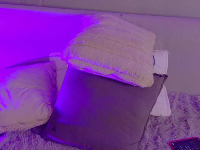 Kendalmiller live cam on BongaCams