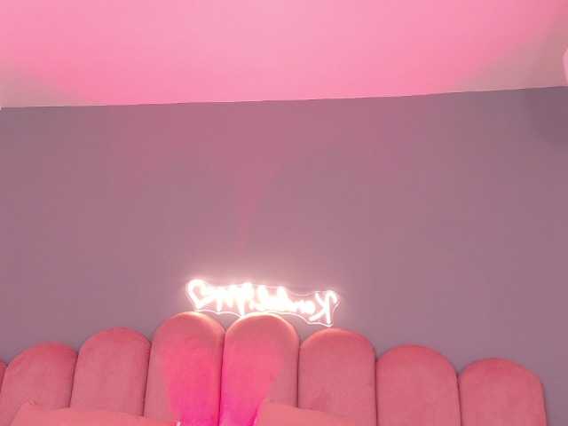 Kendalmiller live cam on BongaCams