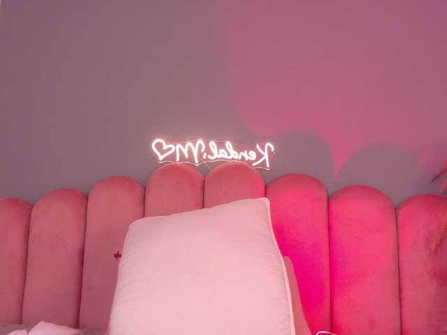 Kendalmiller live cam on BongaCams