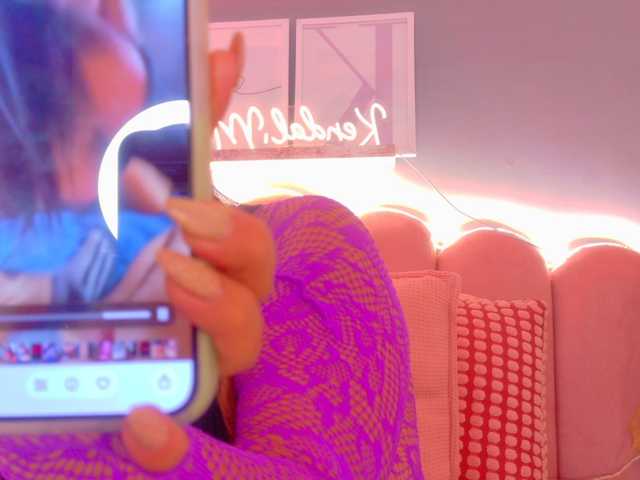 Kendalmiller live cam on BongaCams