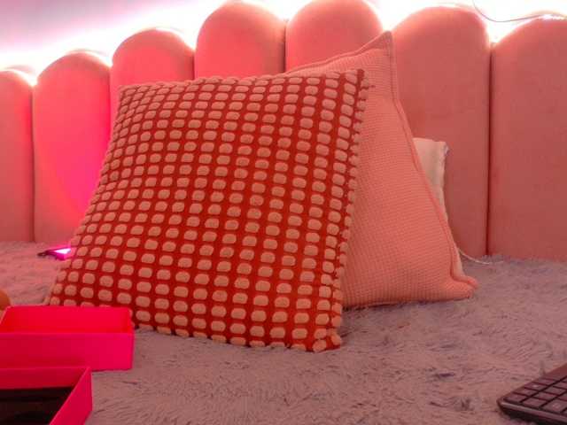 Kendalmiller live cam on BongaCams