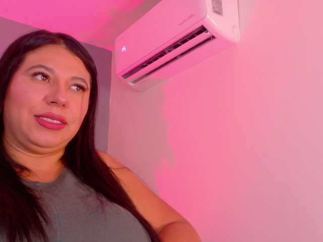 Kendalmiller live cam on BongaCams