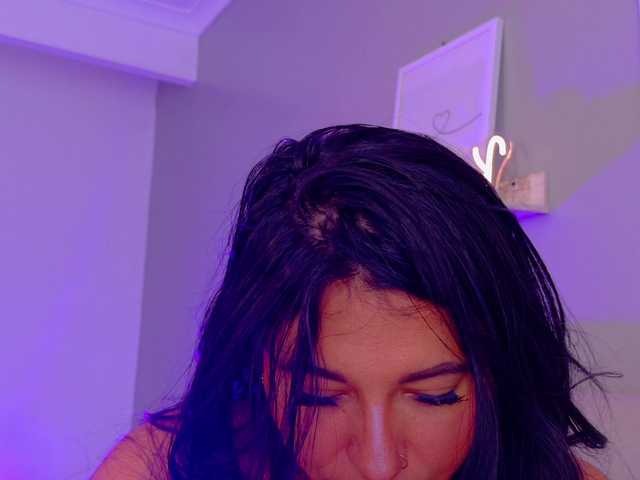 Kendalmiller live webcam show