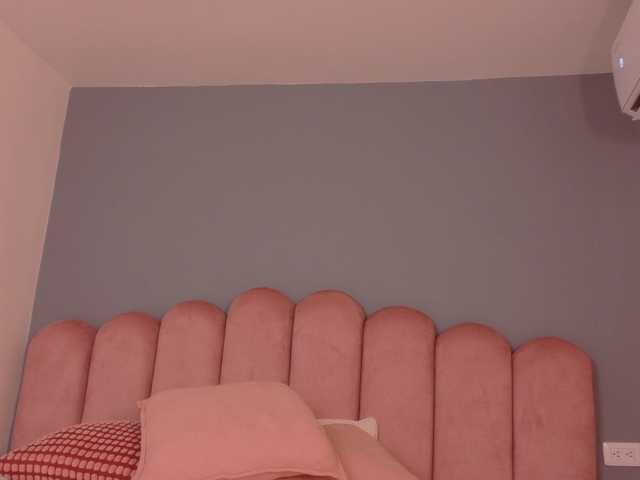 Kendalmiller live cam preview