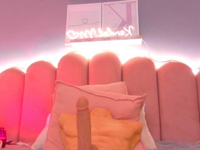 Kendalmiller live cam on BongaCams