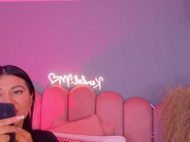 Kendalmiller live cam on BongaCams