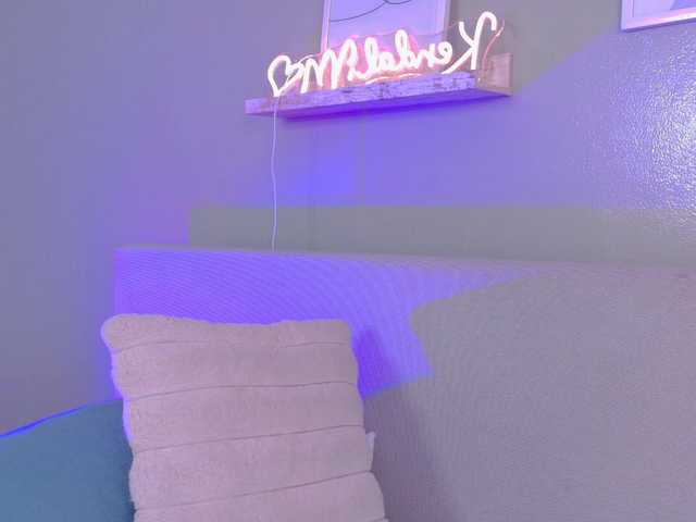 Kendalmiller live cam on UnifiedCams