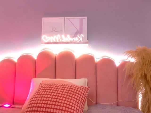 Kendalmiller live cam on BongaCams