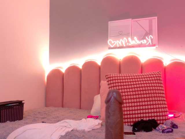 Kendalmiller, en vivo ahora en BongaCams