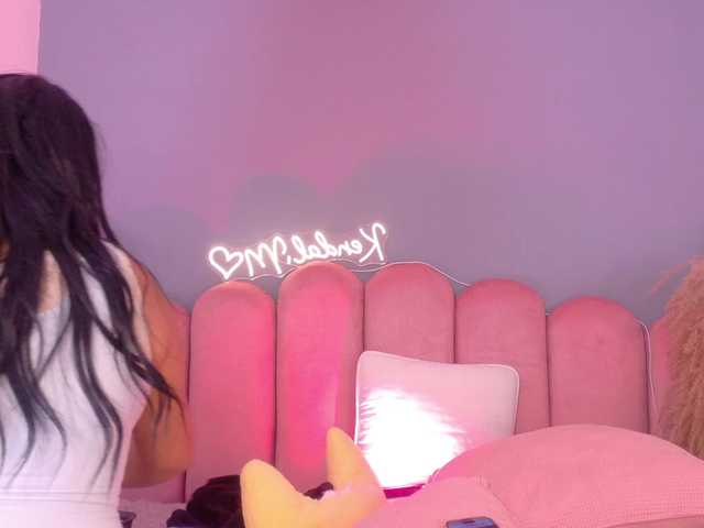 Kendalmiller live cam preview