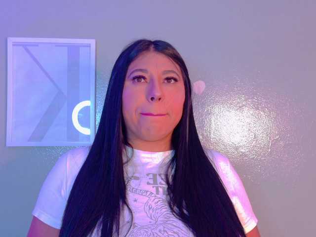 Kendalmiller live cam on UnifiedCams