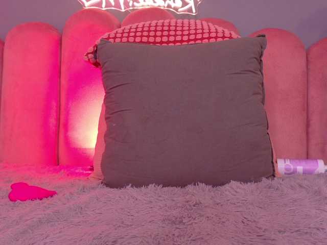 Kendalmiller live cam on BongaCams