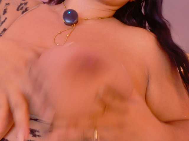 Kendalmiller live cam preview