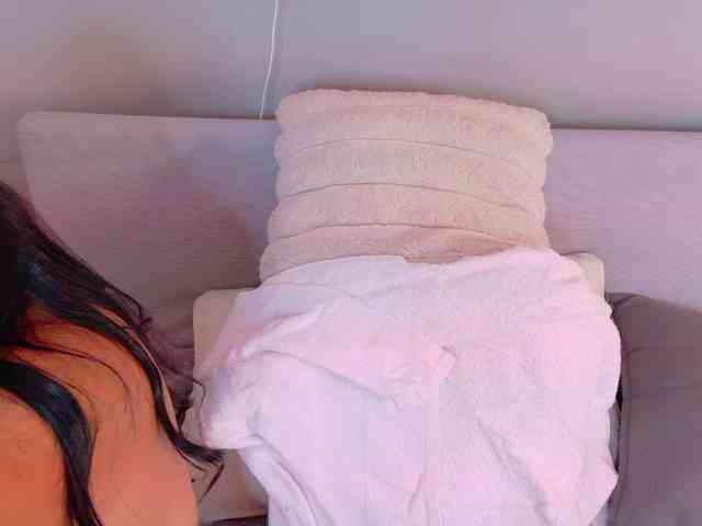 Kendalmiller webcam