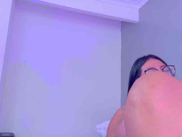 Kendalmiller webcam