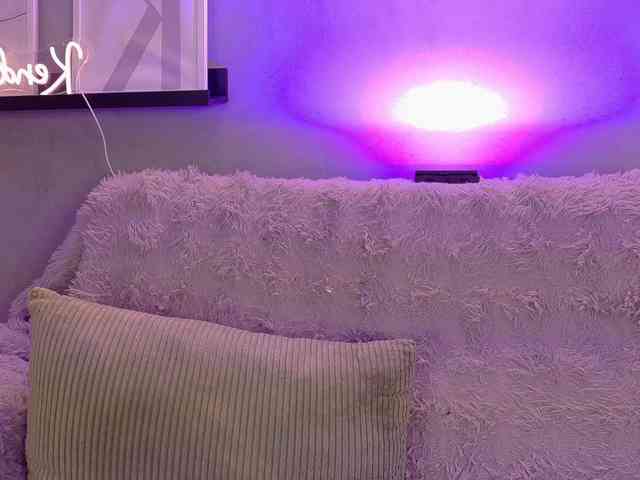 Kendalmiller webcam
