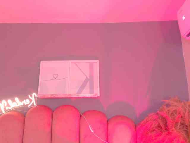 Kendalmiller webcam