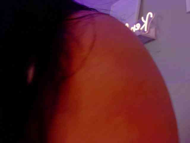 Kendalmiller webcam