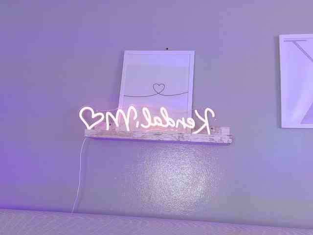 Kendalmiller webcam
