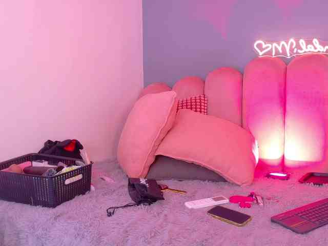 Kendalmiller webcam