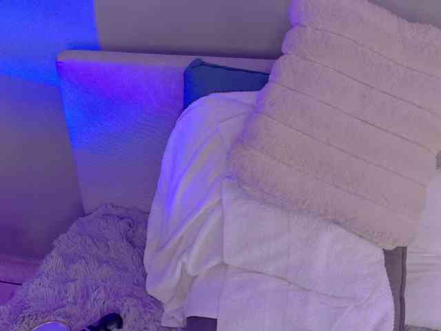 Kendalmiller webcam