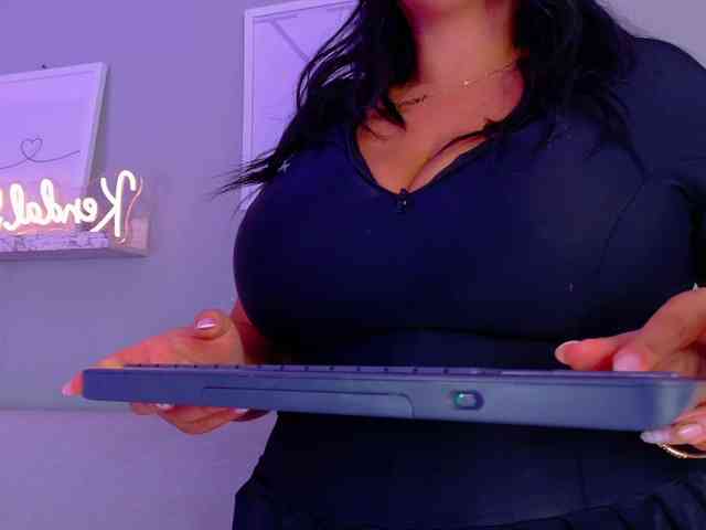 Kendalmiller webcam