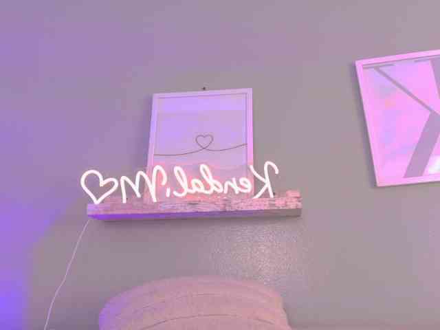 Kendalmiller webcam
