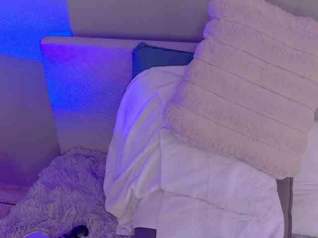 Kendalmiller webcam
