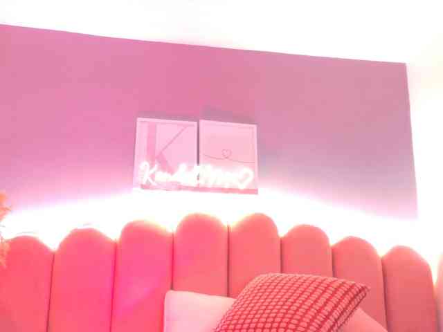 Kendalmiller webcam