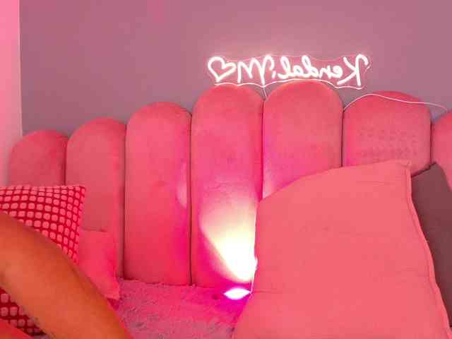 Kendalmiller webcam