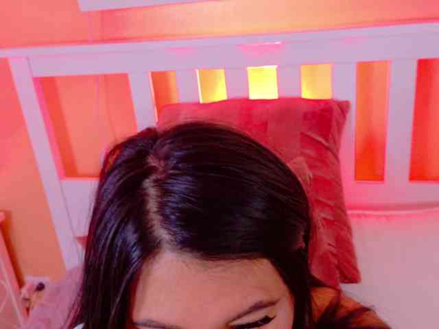 Kendalmiller webcam