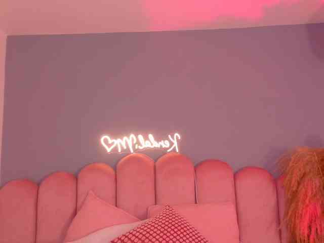 Kendalmiller webcam