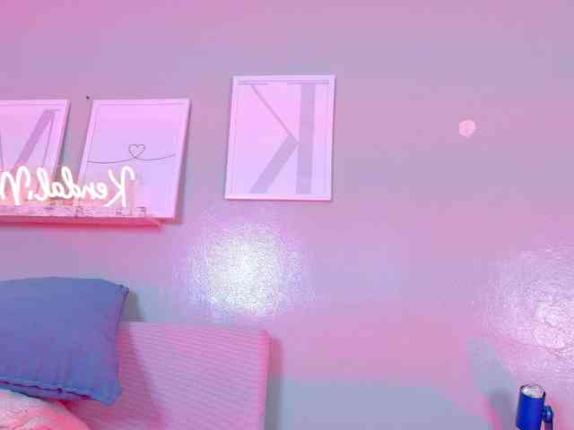 Kendalmiller webcam