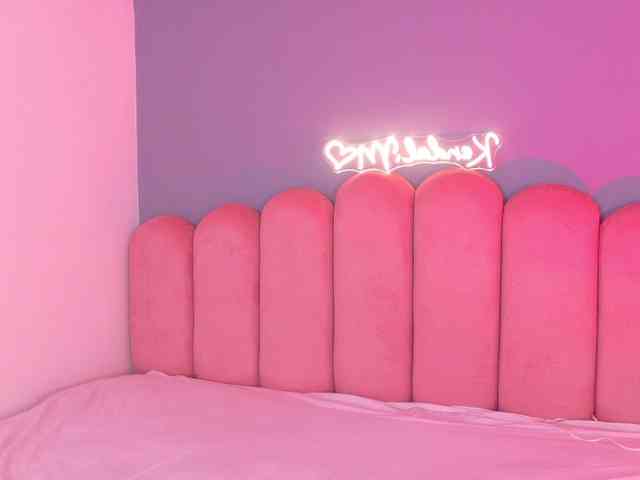 Kendalmiller webcam