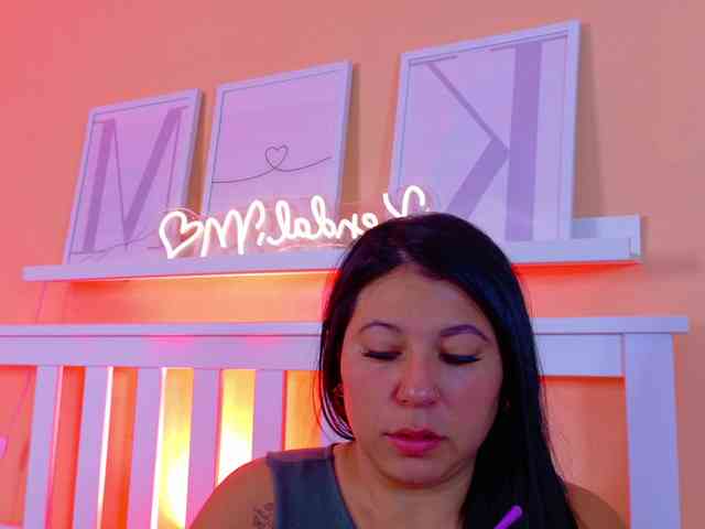 Kendalmiller webcam