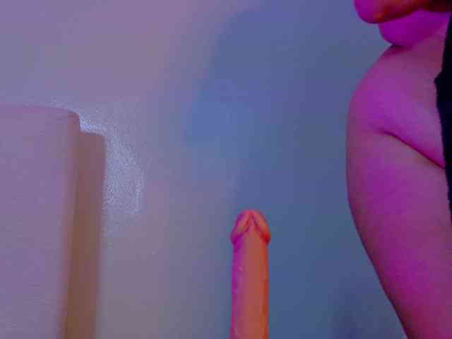 Kendalmiller webcam
