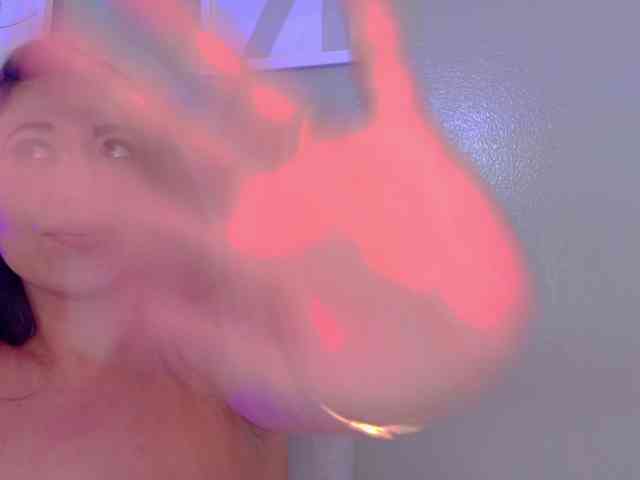 Kendalmiller webcam