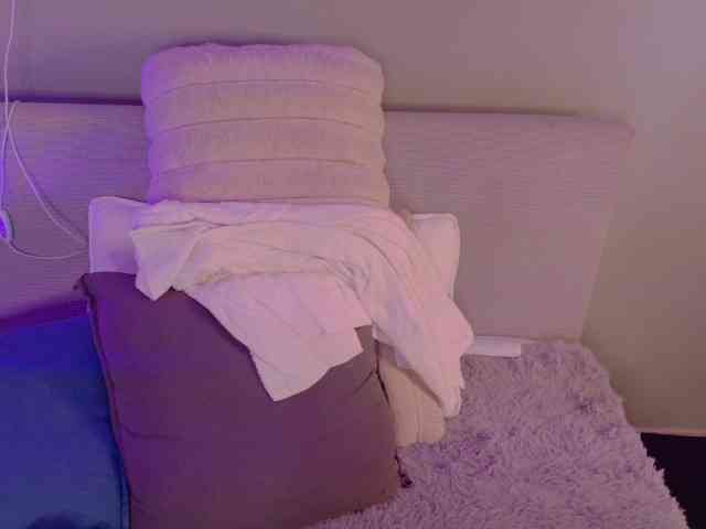 Kendalmiller webcam