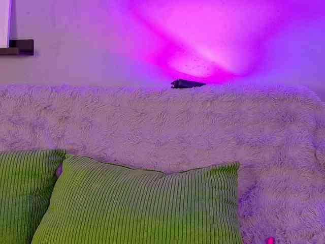 Kendalmiller webcam