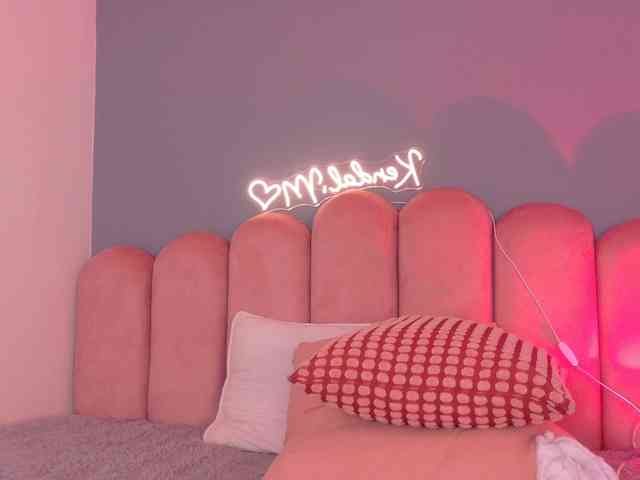 Kendalmiller webcam