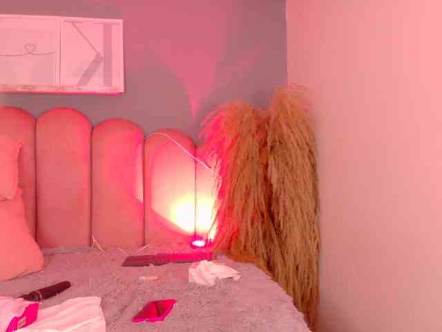 Kendalmiller webcam