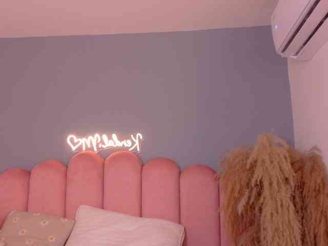 Kendalmiller webcam