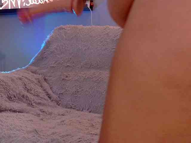 Kendalmiller webcam