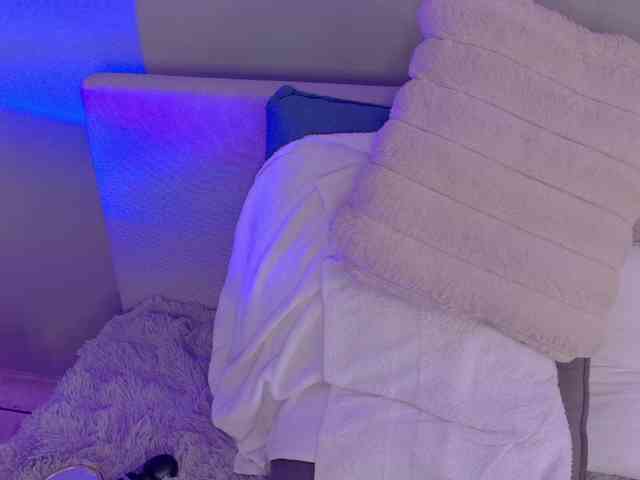 Kendalmiller webcam